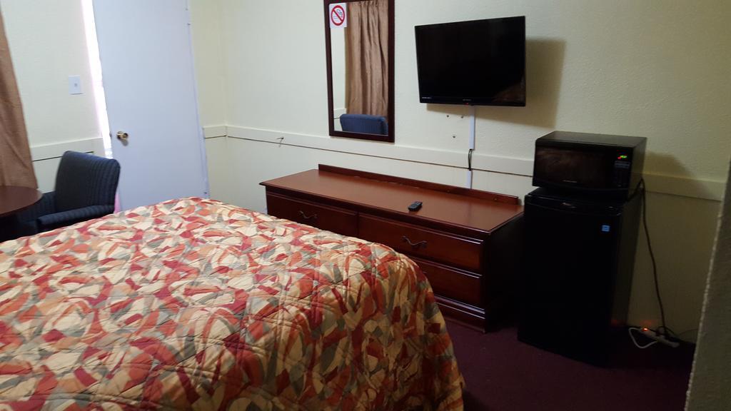 Colonial West Motel バタヴィア エクステリア 写真